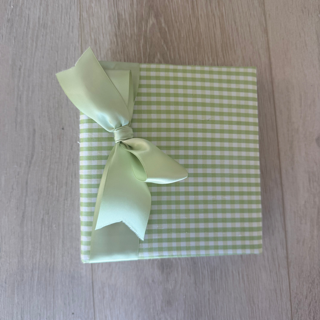 Small Bound Photo Album w/ Bow 4x6