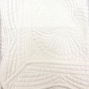 Heirloom Quilt - White